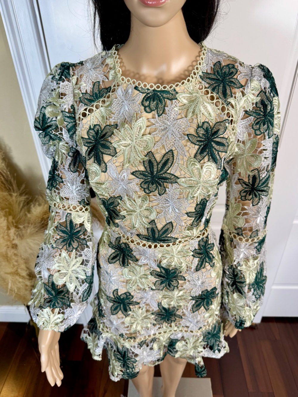 GREEN AND CREAM LONG SLEEVE FLORAL MINI DRESS WITH CROCHET AND LACE DETAILS - Picture 6 of 13